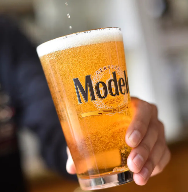 Modelo Especial Blonde Draft Beer