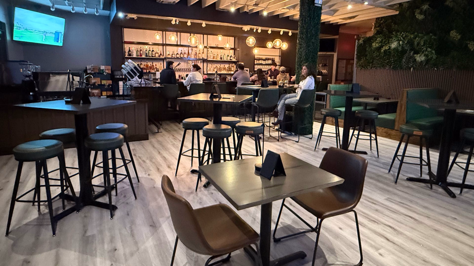 Cocktail Bar Houston Heights Inside