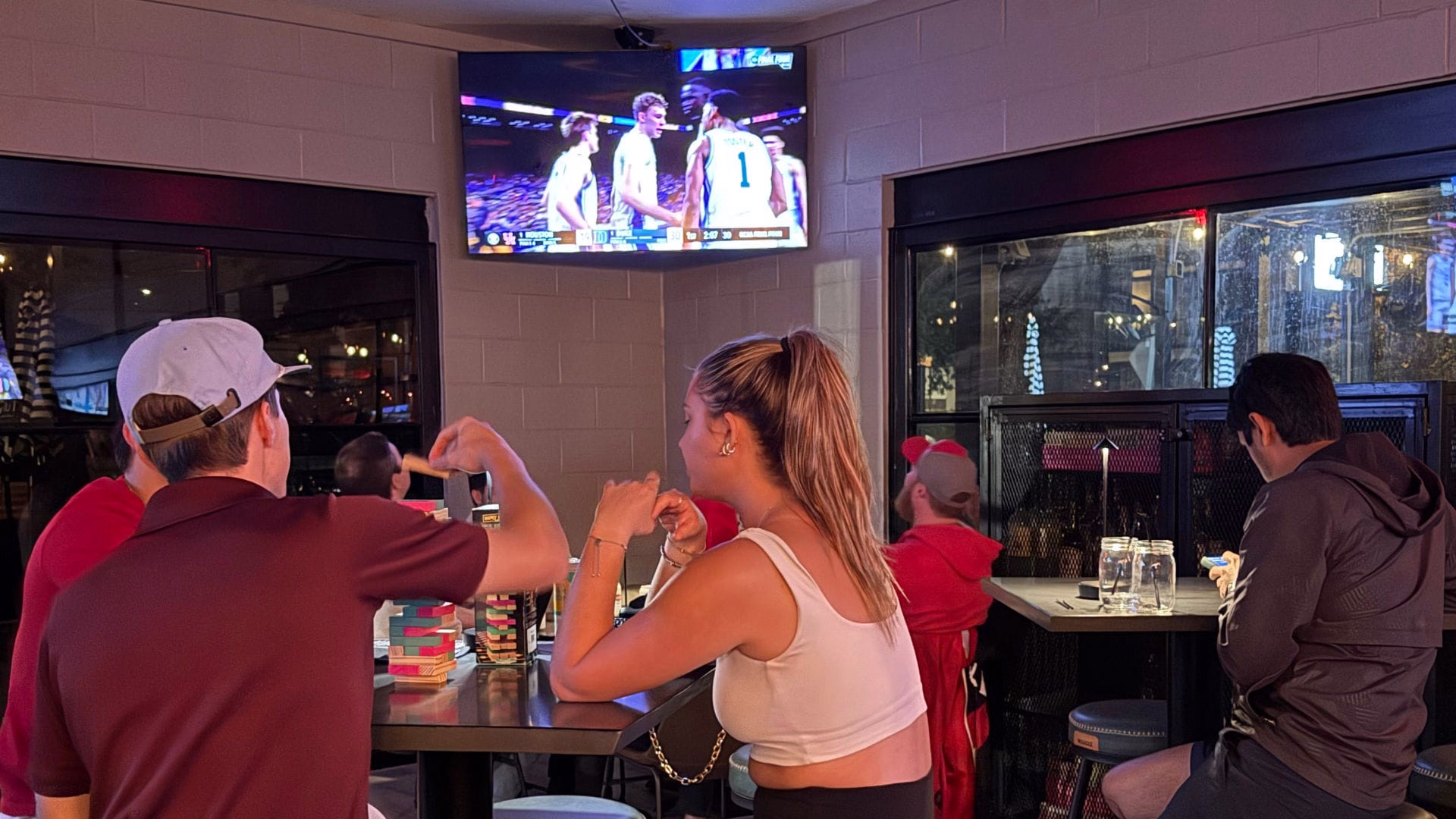 Sports Bar Houston Heights basketball